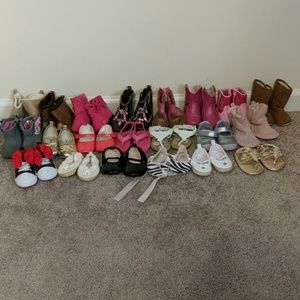 Lot of Infant Shoes and Booties